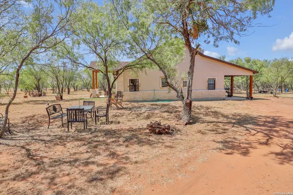 $465,000 | 440 County Road 2645, Moore, TX 78057