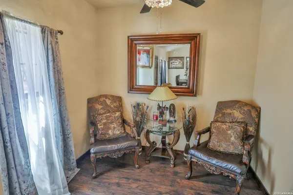 $465,000 | 440 County Road 2645, Moore, TX 78057