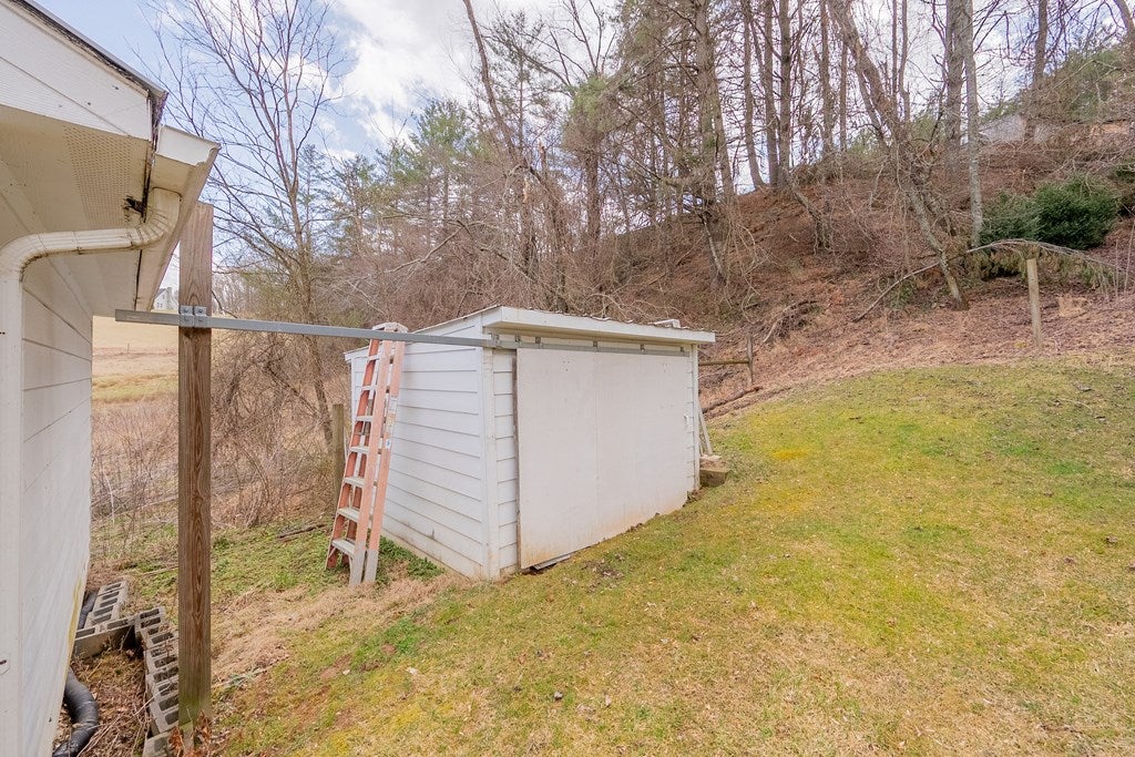 2060 Delhart Road Galax, VA 24333 - Photo 51 of 73 Gallery Image 51