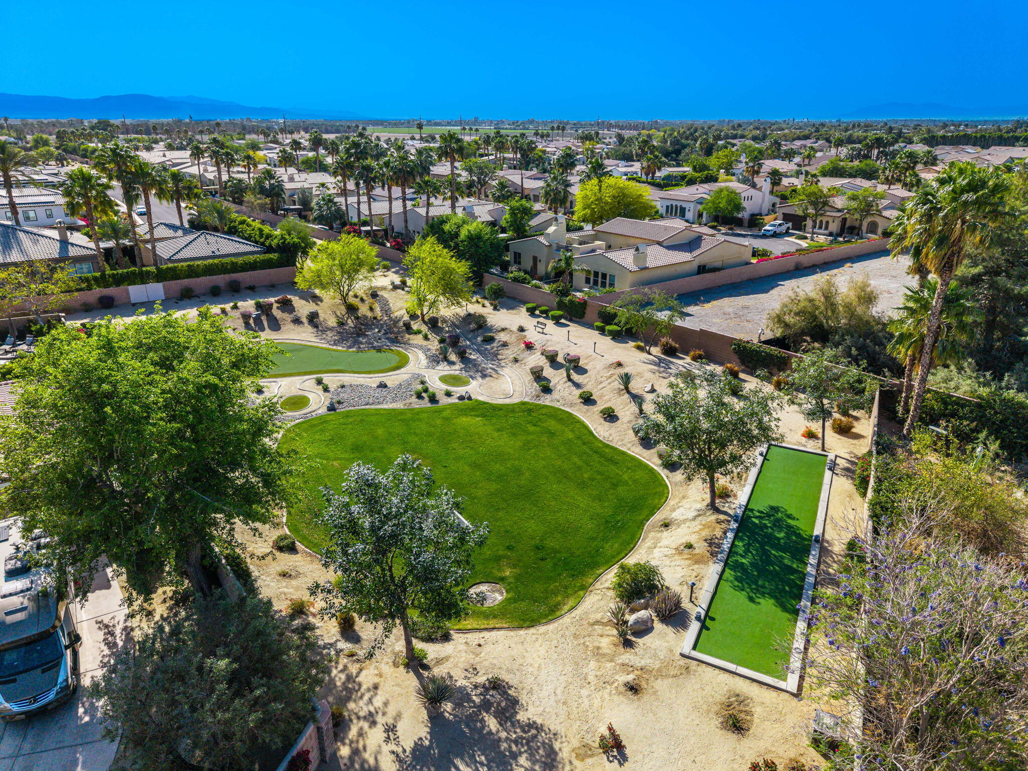 52455 Whispering Way La Quinta, CA 92253 - Photo 6 of 18 a view of a city