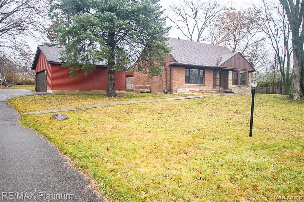 33166 Raphael Road Farmington Hills, MI 48336 - Photo 2 of 50
