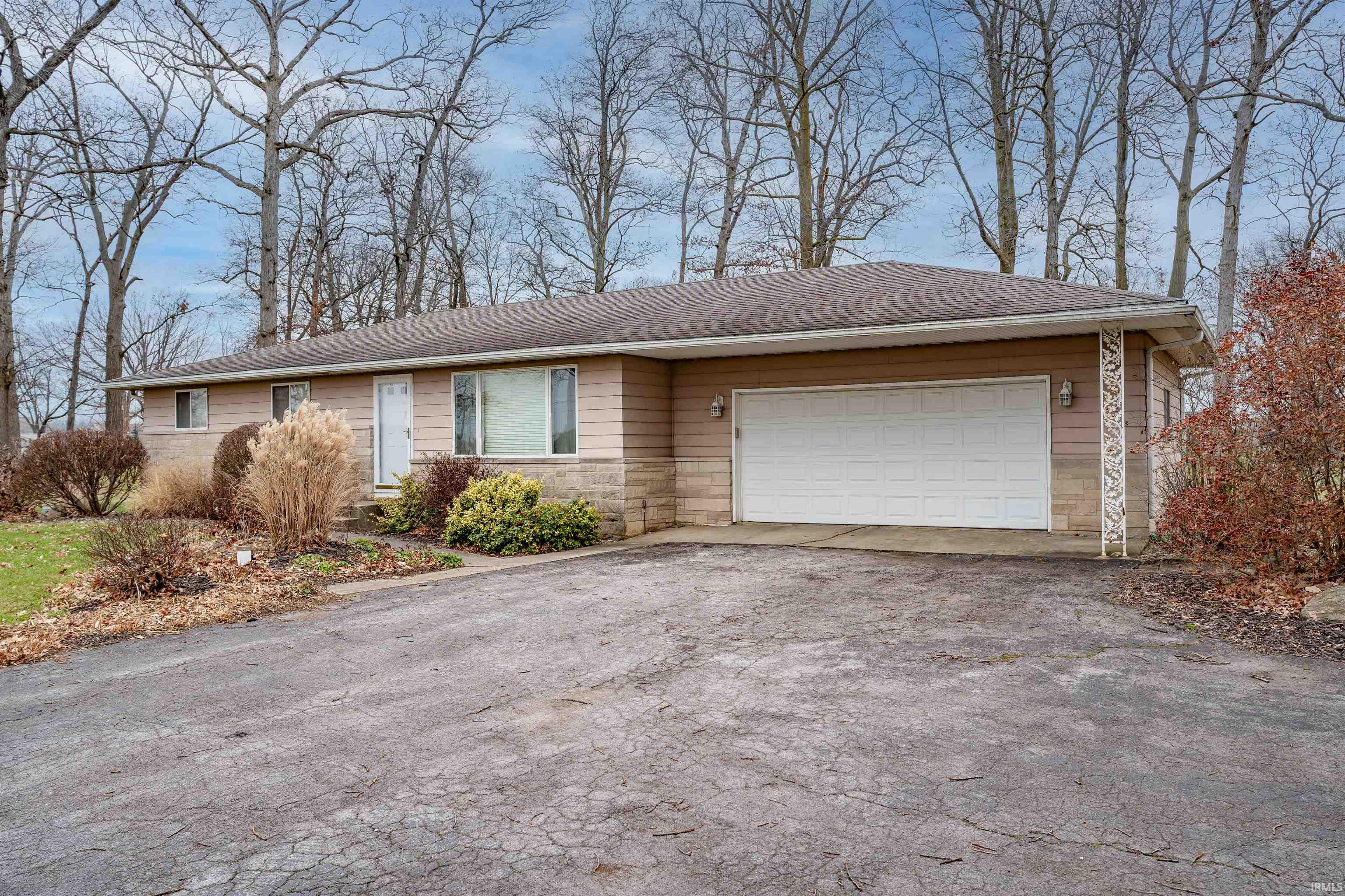 11718 Hand Road Fort Wayne, IN 46818 - Photo 2 of 29