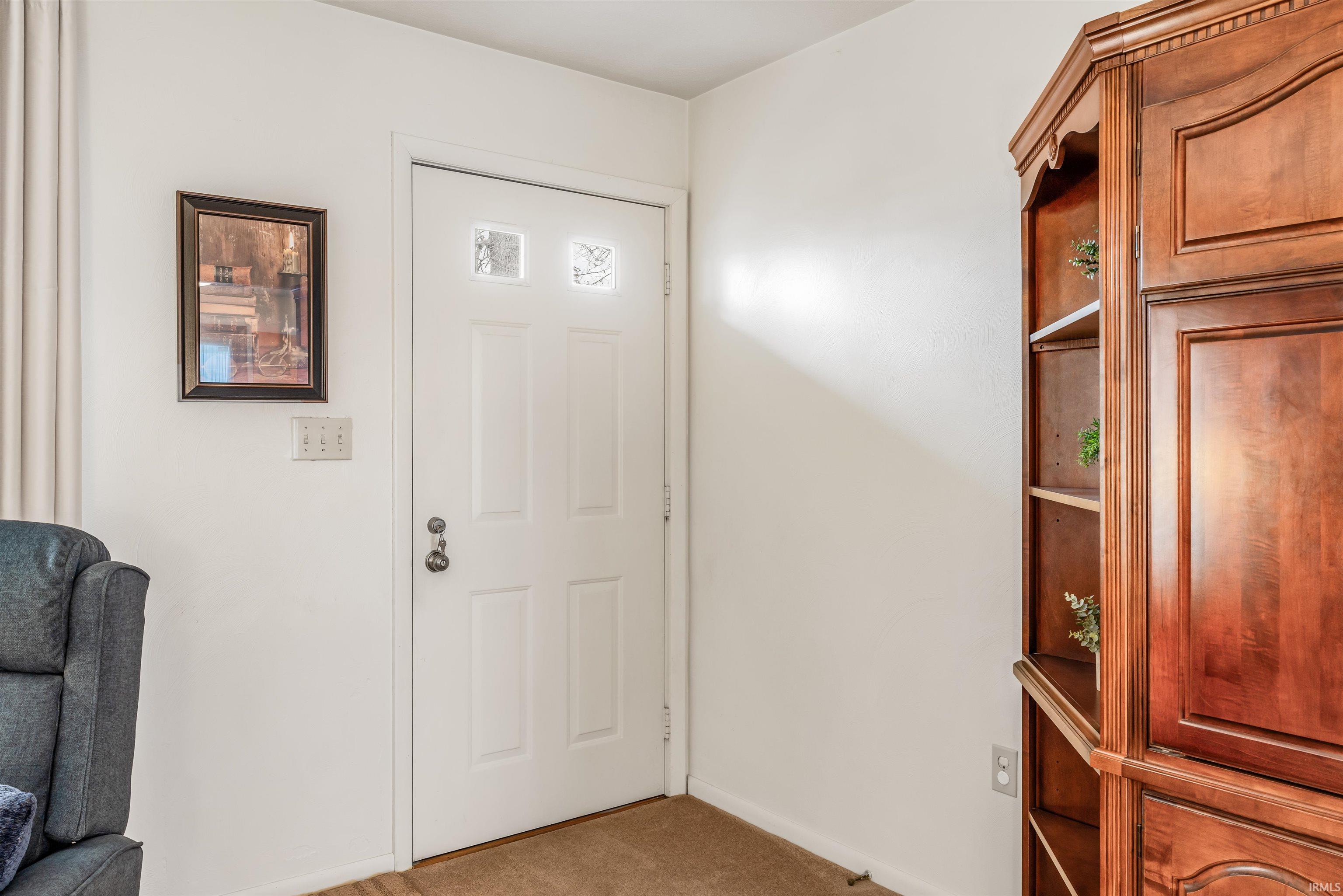 11718 Hand Road Fort Wayne, IN 46818 - Photo 4 of 29