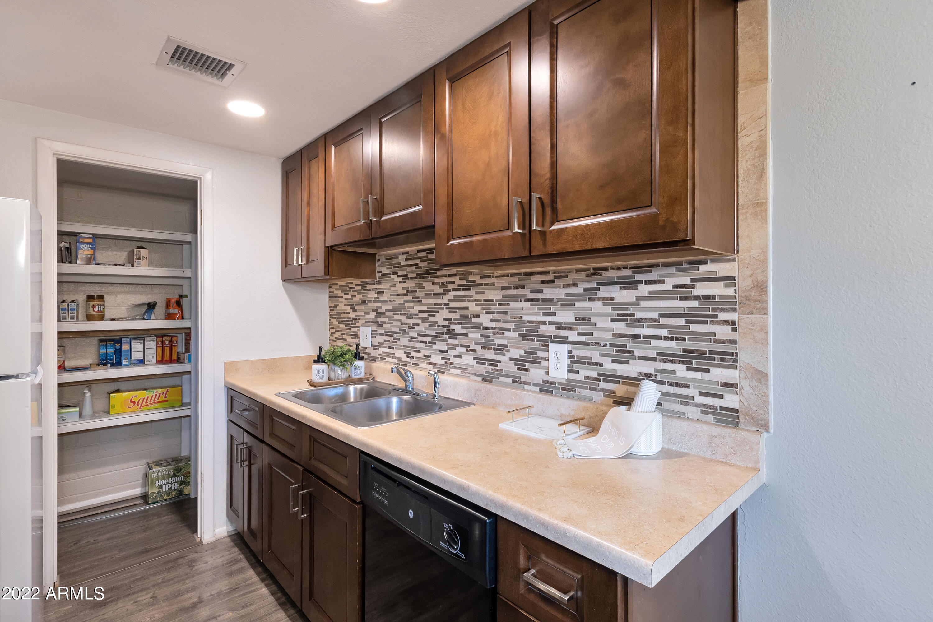 600 South Dobson Road, Unit 100 Mesa, AZ 85202 - Photo 8 of 18 Pantry
