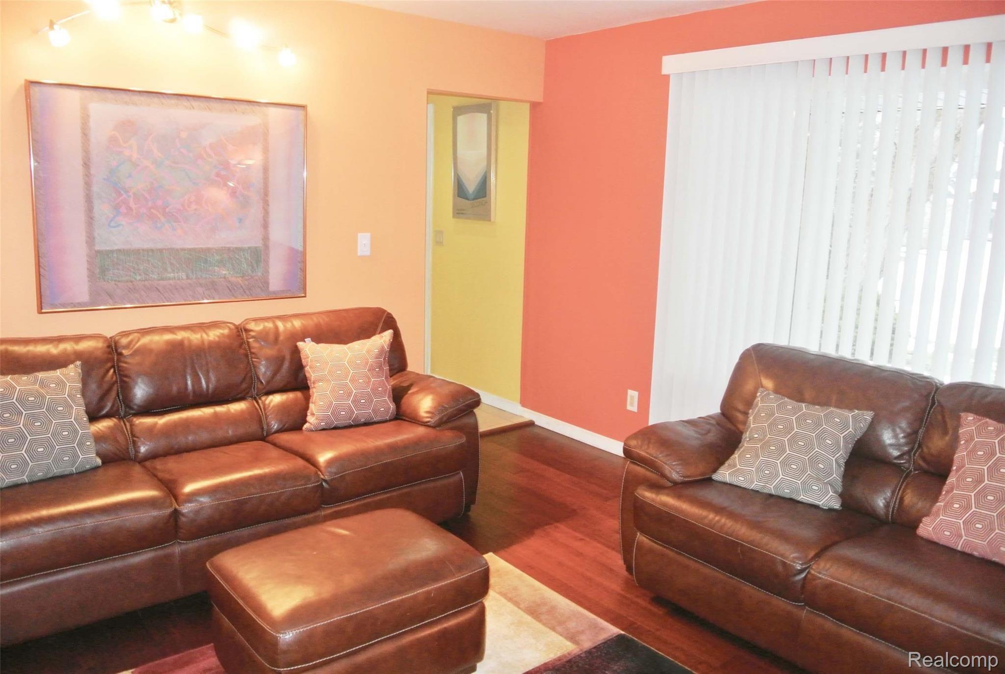 732 Longford Drive Rochester, MI 48309 - Photo 13 of 29 DSC_3737.jpg