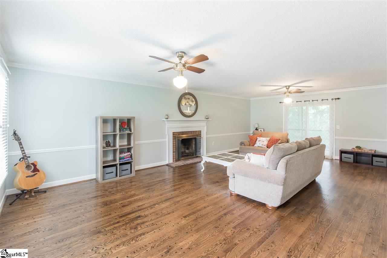 107 Roberts Farm Road Simpsonville, SC 29681 - Photo 4 of 27 Gallery Image 4