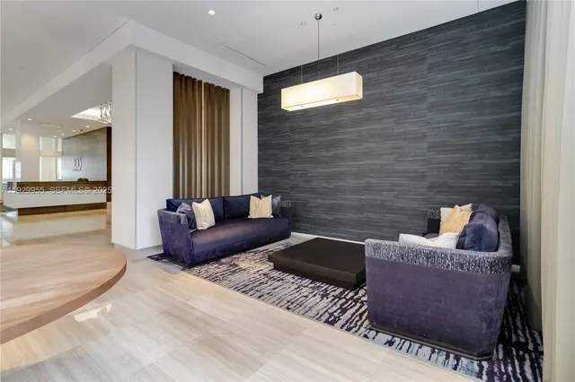 $3,400 | 100 Bayview Drive, Unit 2014, Sunny Isles Beach, FL 33160