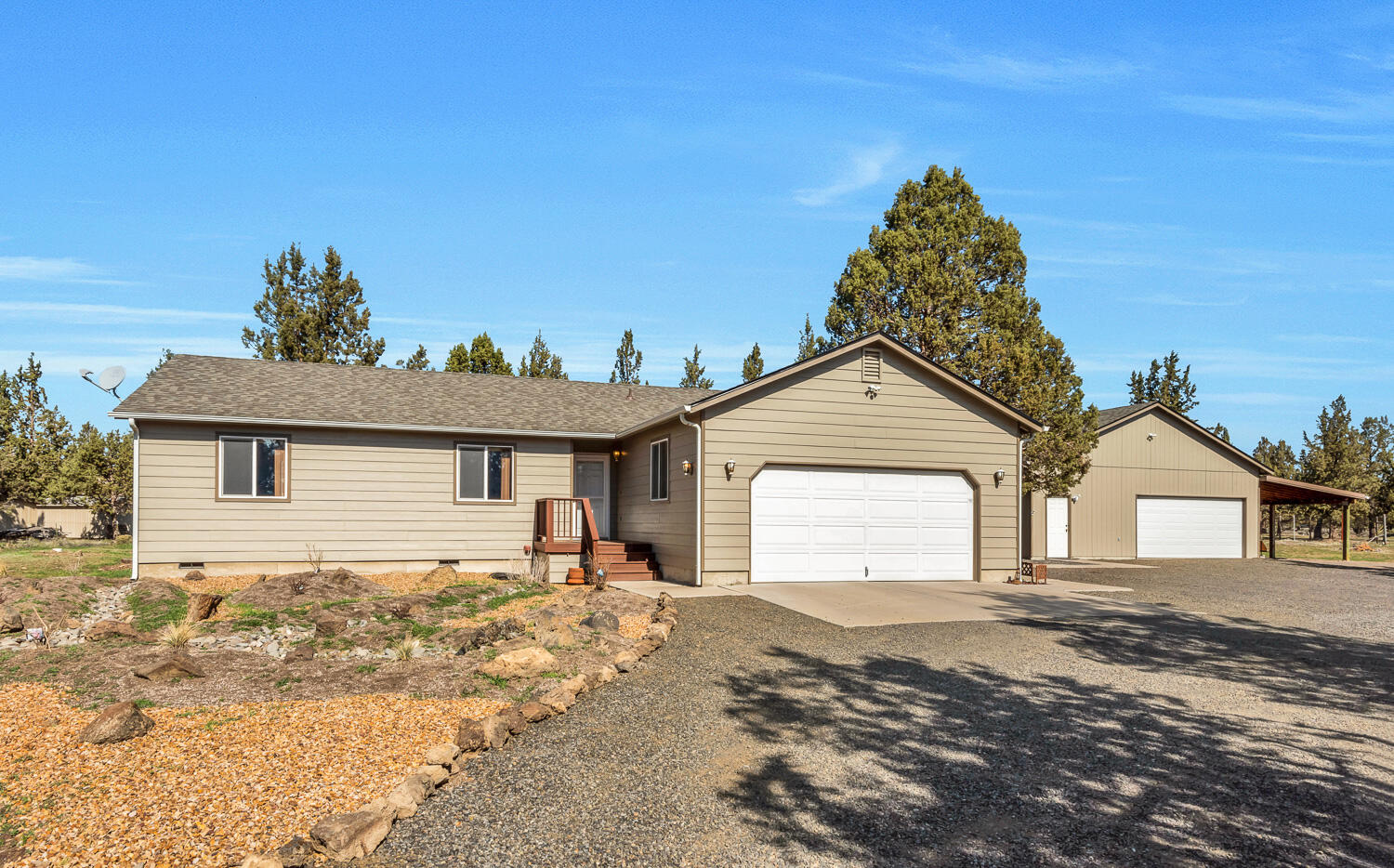 15048 Southwest Maverick Road Terrebonne, OR 97760 - Photo 19 of 26 front