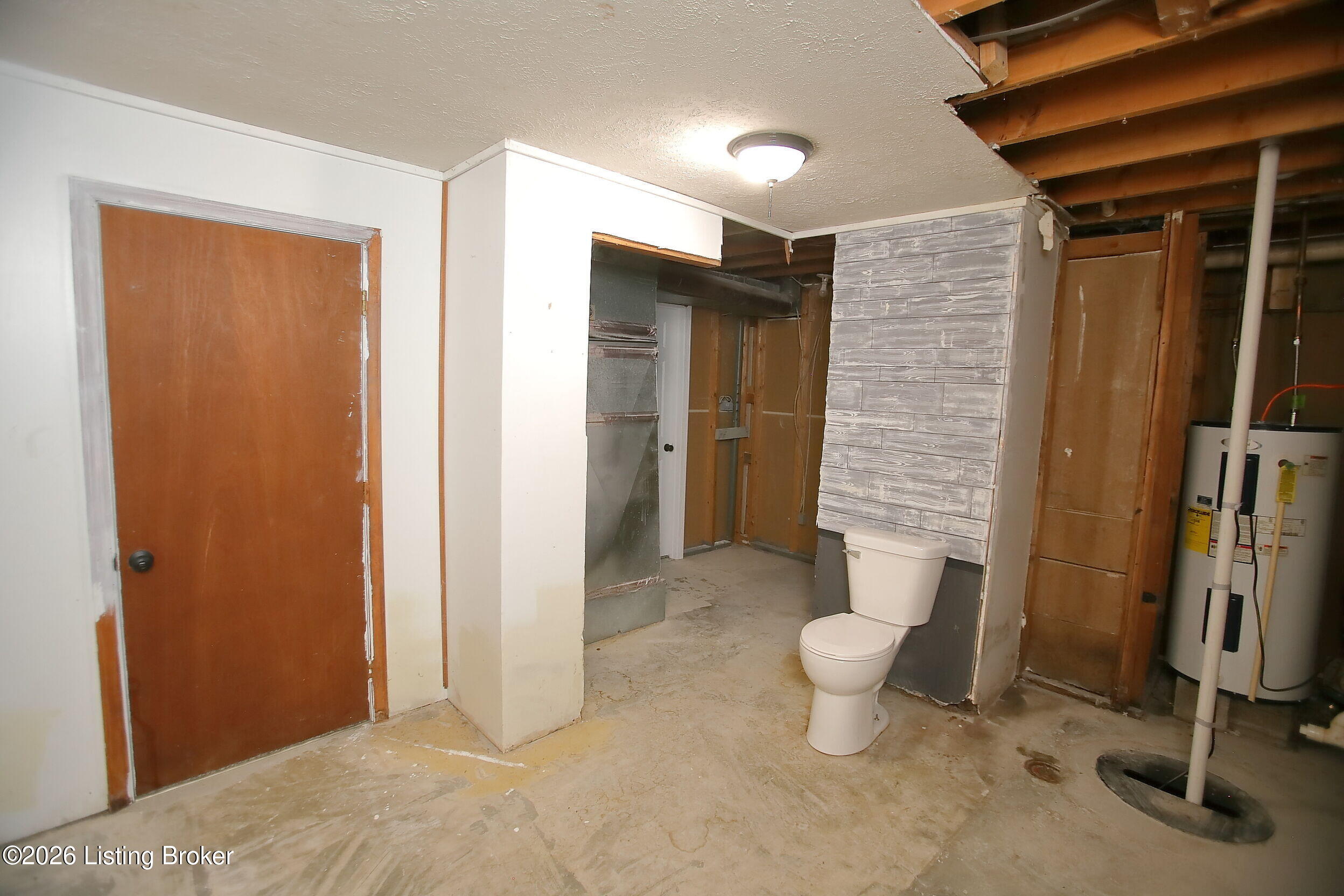 4489 Shepherdsville Road Elizabethtown, KY 42701 - Photo 43 of 51 Basement Laundry & Utility Room