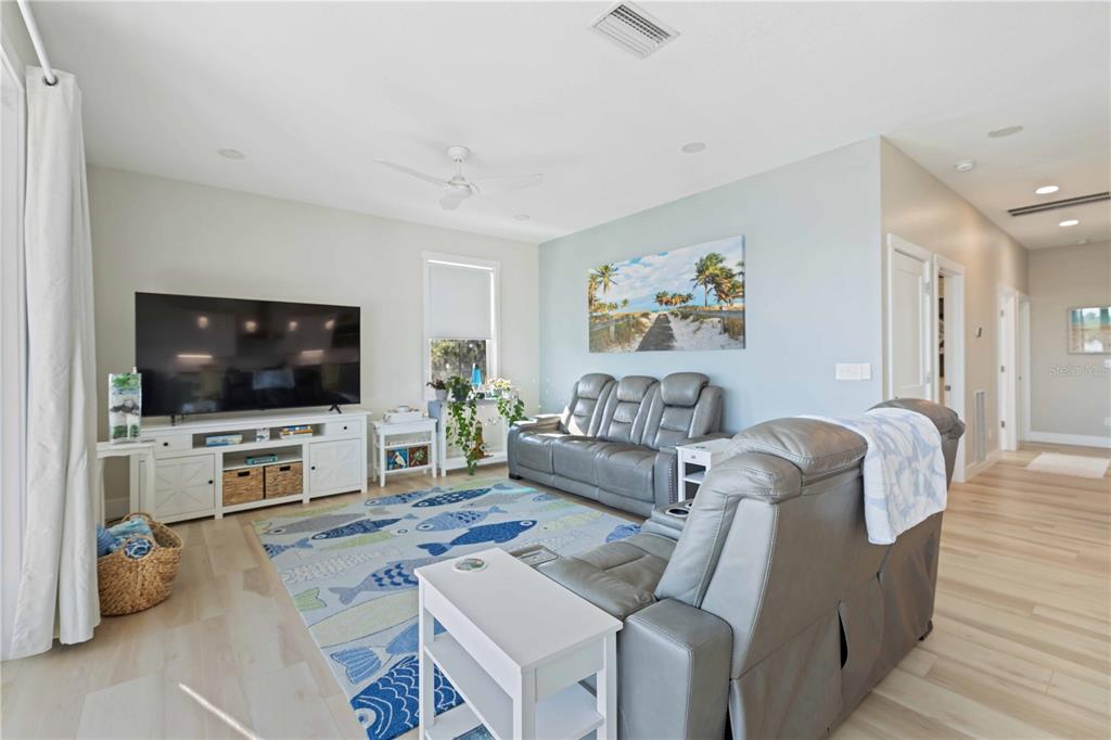 7524 Whitcomb Street Englewood, FL 34223 - Photo 4 of 35