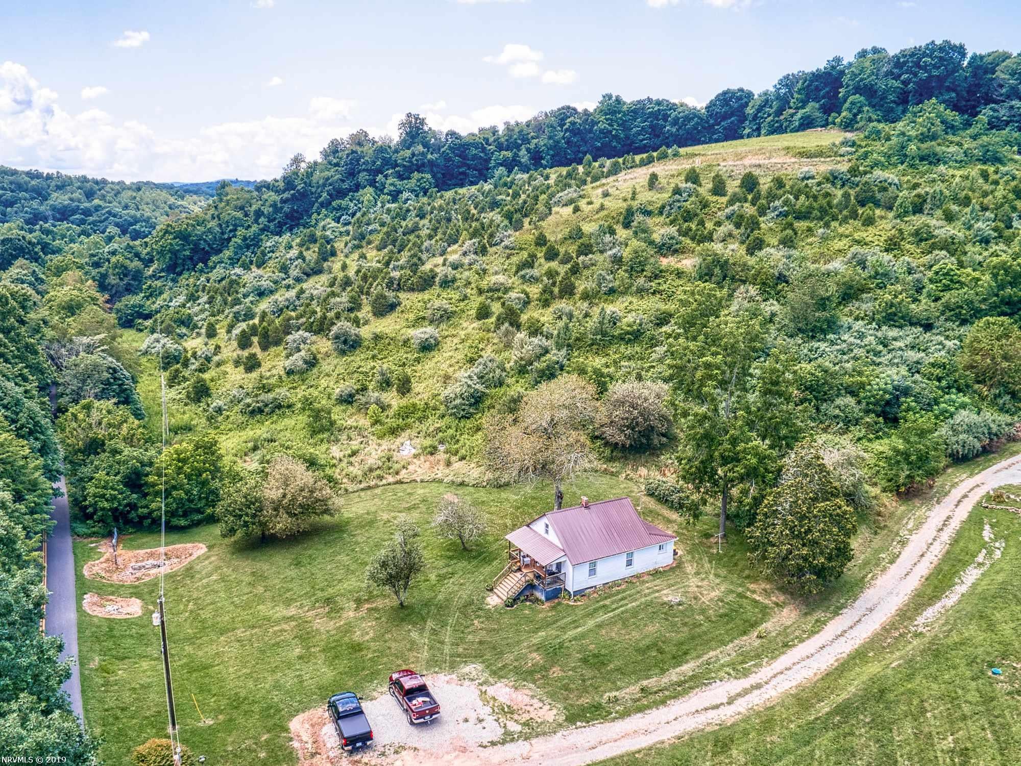616 Sinking Creek Road Pembroke, VA 24136 - Photo 4 of 32 Gallery Image 4