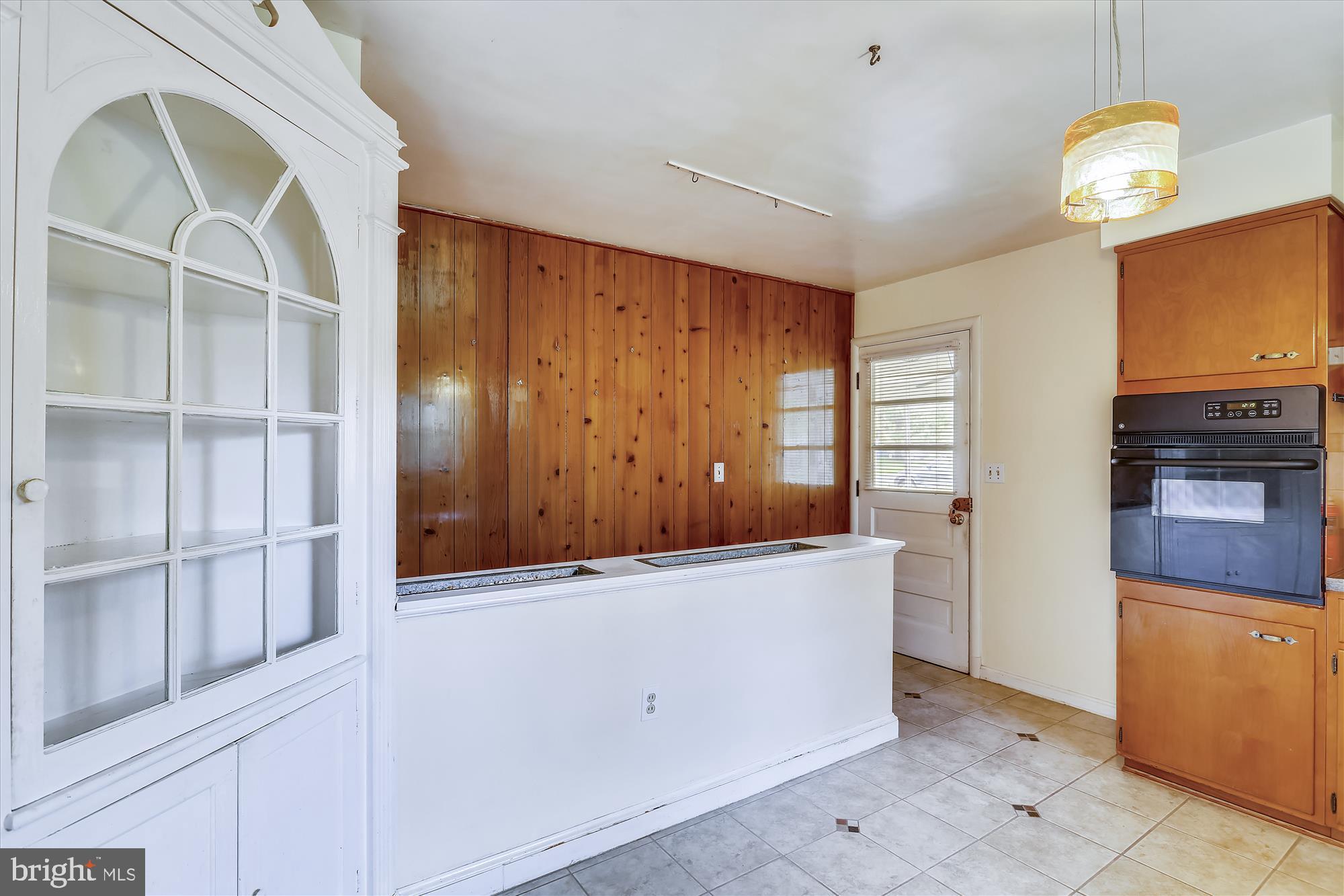 708 Winhall Way Silver Spring, MD 20904 - Photo 17 of 41 Kitchen and stairs to lower level