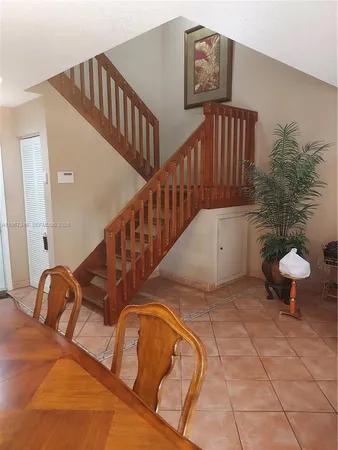 a view of entryway with a rug