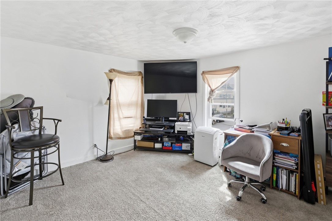 46 Lilac Street Pawtucket, RI 02860 - Photo 12 of 27