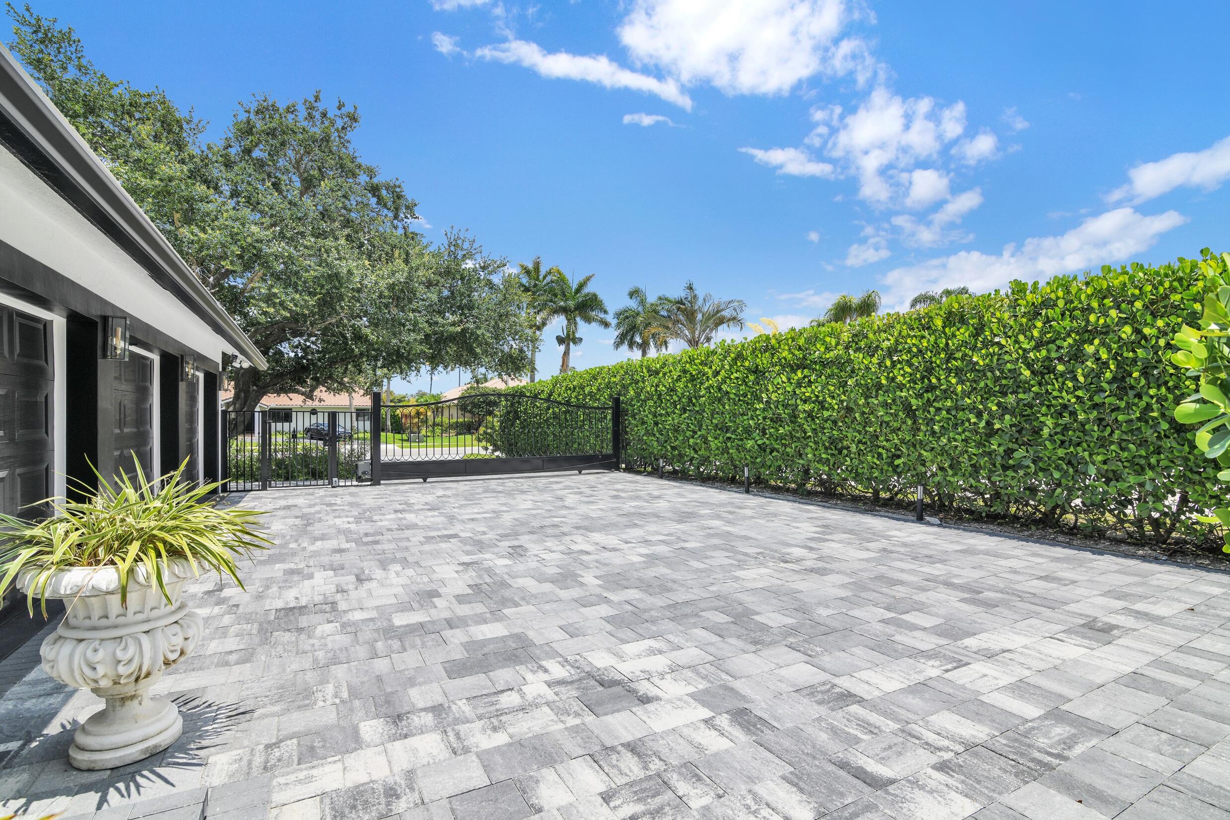 21082 North Sweetwater Lane Boca Raton, FL 33428 - Photo 7 of 75 CRM7