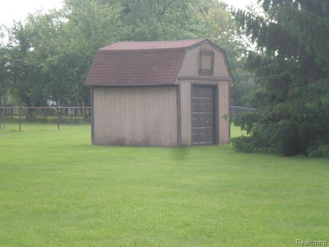 5179 Stevens Road Clarkston, MI 48346 - Photo 20 of 21 shed.jpg