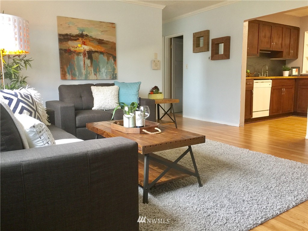 2510 Northeast 6th Place Renton, WA 98056 - Photo 3 of 11