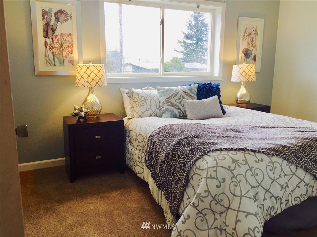 2510 Northeast 6th Place Renton, WA 98056 - Photo 5 of 11