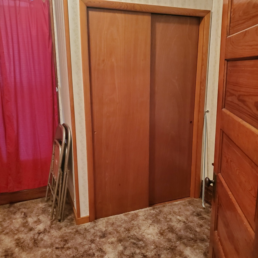 130 South 5th Street Sheldon, IL 60966 - Photo 13 of 28 a view of a closet