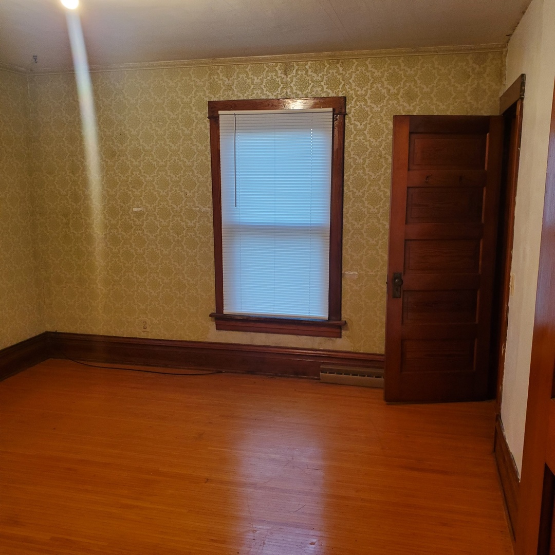 130 South 5th Street Sheldon, IL 60966 - Photo 18 of 28 a view of door