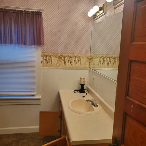 $55,000 | 130 South 5th Street, Sheldon, IL 60966