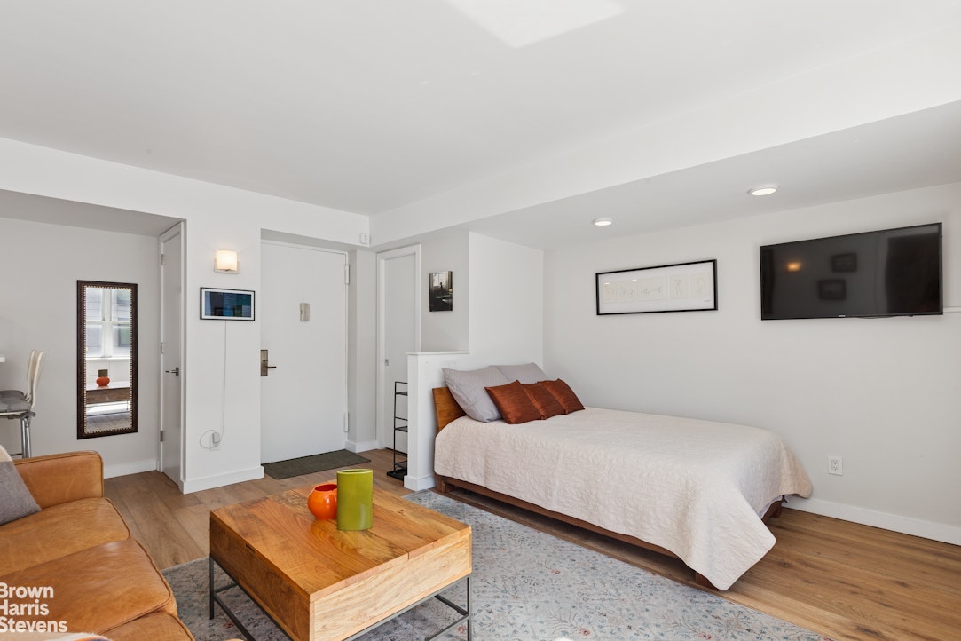 330 3rd Avenue, Unit 19G Manhattan, NY 10010 - Photo 4 of 16