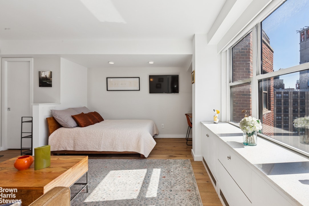 330 3rd Avenue, Unit 19G Manhattan, NY 10010 - Photo 5 of 16