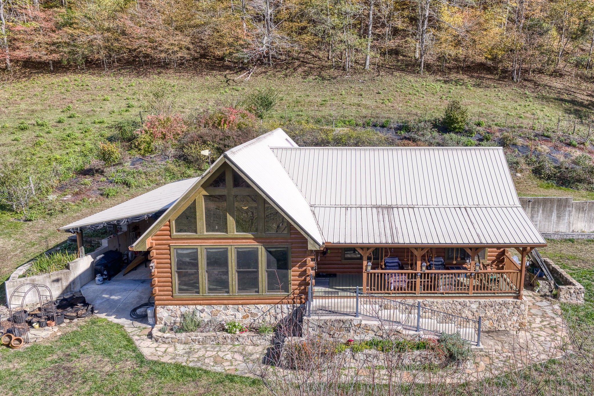 2087 Add Stafford Road Hilham, TN 38568 - Photo 39 of 43 a view of a house with roof yard