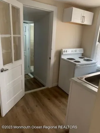 a view of utility room
