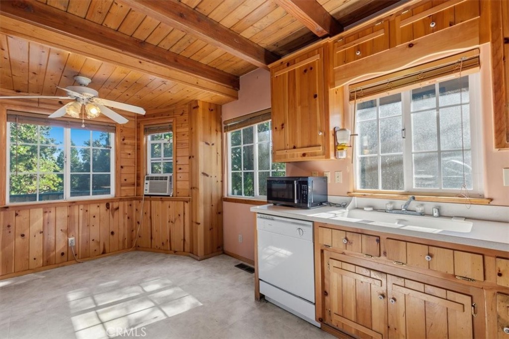 107 Pine Ridge Road Crestline, CA 92325 - Photo 14 of 38 Gallery Image 14