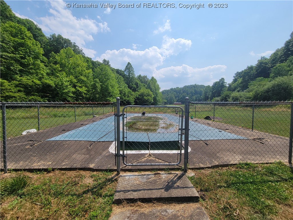 208 Sycamore Road Griffithsville, WV 25521 - Photo 20 of 21 Gallery Image 20