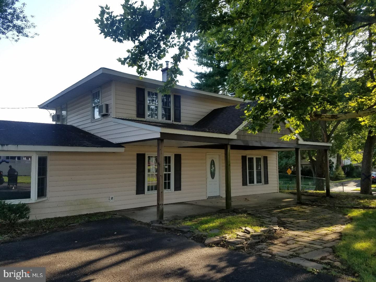 2 Turf Road Levittown, PA 19056 - Photo 2 of 11
