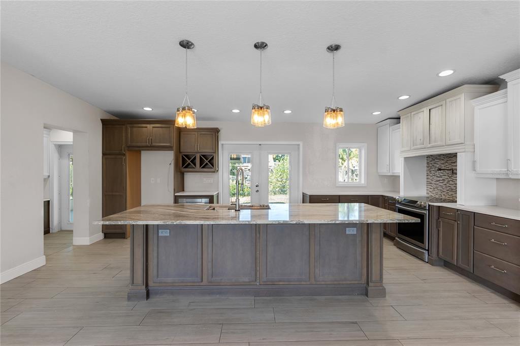 4612 7th St Court East Ellenton, FL 34222 - Photo 9 of 46