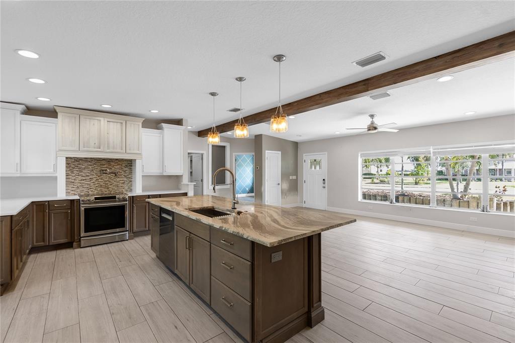 4612 7th St Court East Ellenton, FL 34222 - Photo 10 of 46