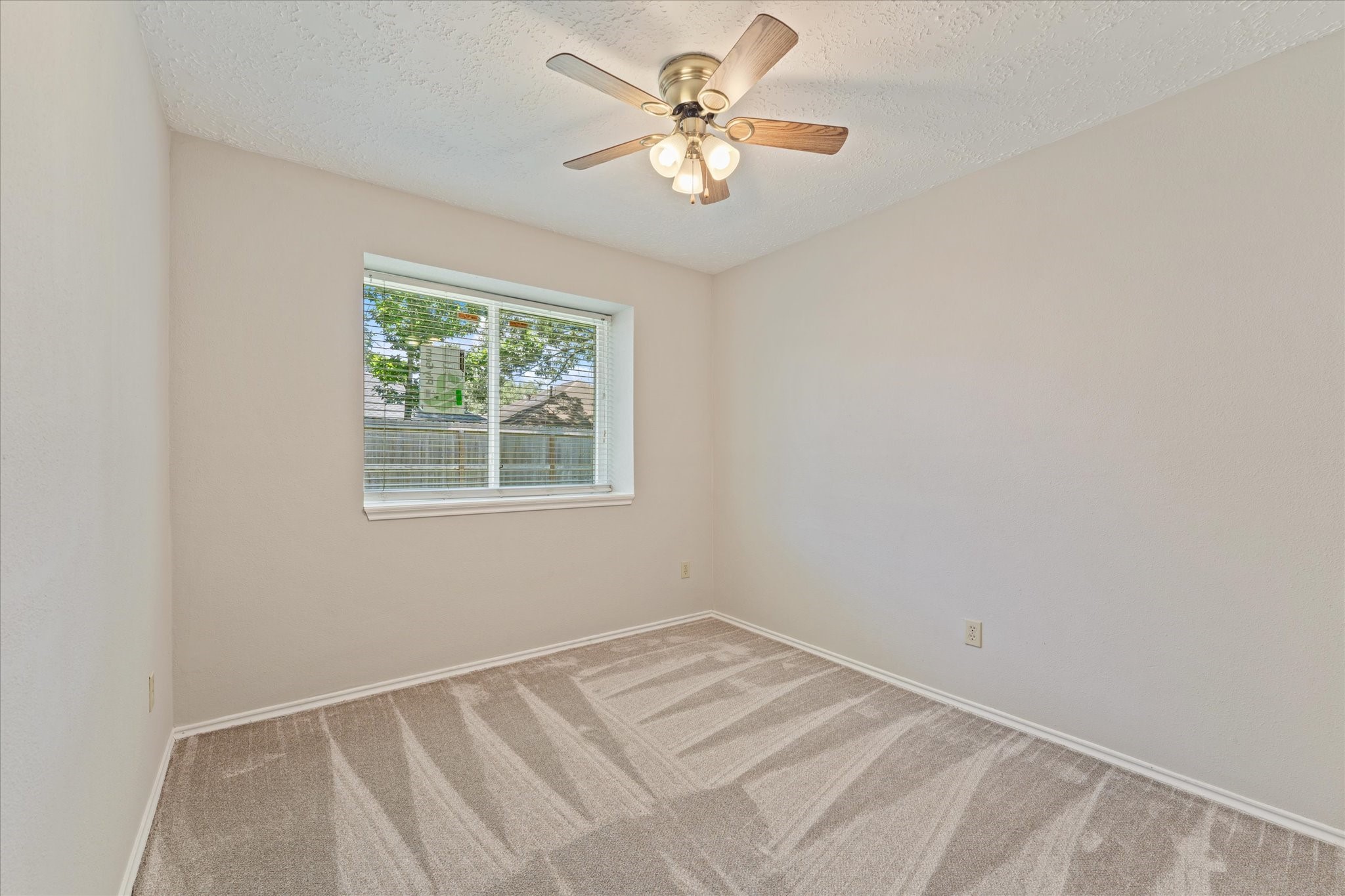 4906 Meadowfox Place Spring, TX 77389 - Photo 27 of 39 Second bedroom.