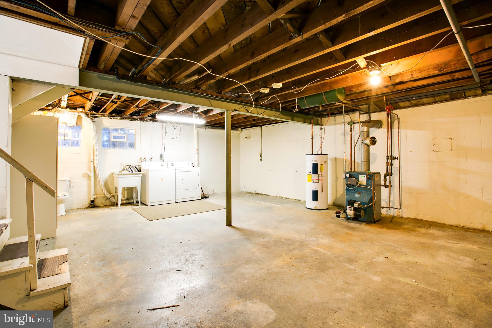 324 Aigburth Road Towson, MD 21286 - Photo 23 of 29 a view of empty room