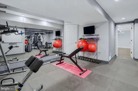 $689,900 | 112 Sweethollow Drive, Bear, DE 19701