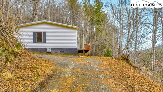 $179,900 | 3303 Old Highway 16, Lansing, NC 28643