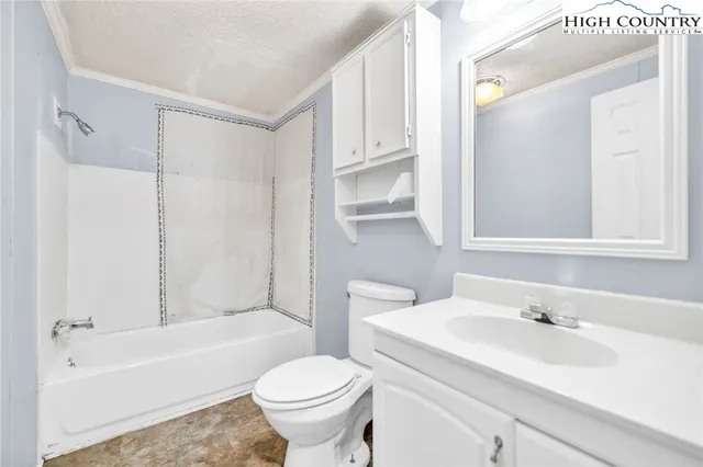 $179,900 | 3303 Old Highway 16, Lansing, NC 28643