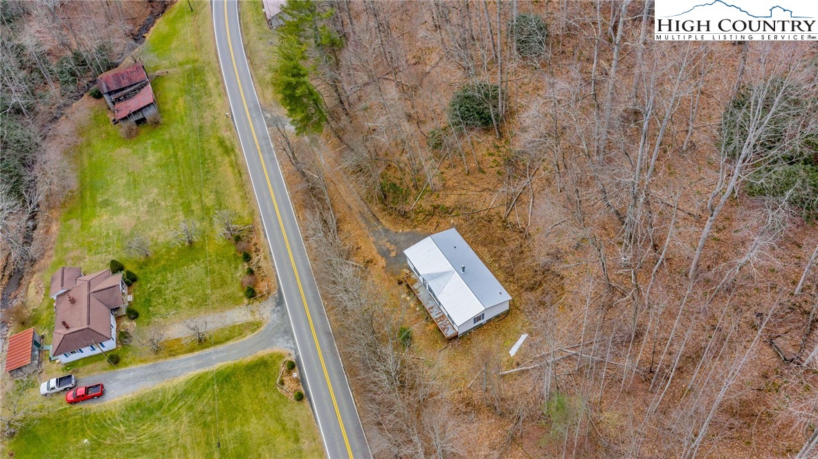 3303 Old Highway 16 Lansing, NC 28643 - Photo 4 of 30