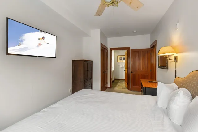 $1,150,000 | 1985 Olympic Vly Road, Unit 216 (2216), Olympic Valley, CA 96146