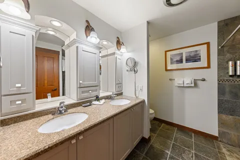 $1,150,000 | 1985 Olympic Vly Road, Unit 216 (2216), Olympic Valley, CA 96146