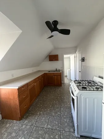 $2,000 | 35 Wilbur Street, Unit 2, Taunton, MA 02780