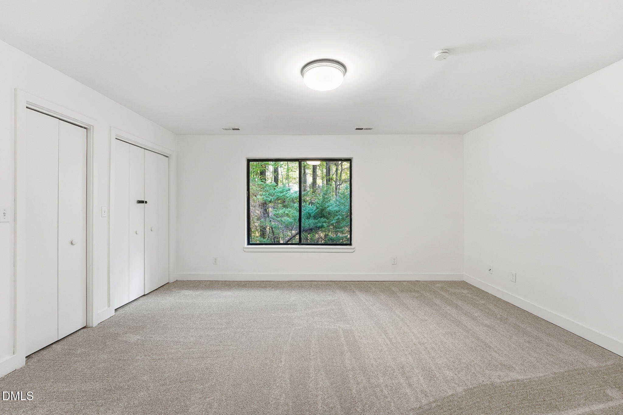 1 Vauxhall Place Chapel Hill, NC 27517 - Photo 16 of 25 an empty room with a window