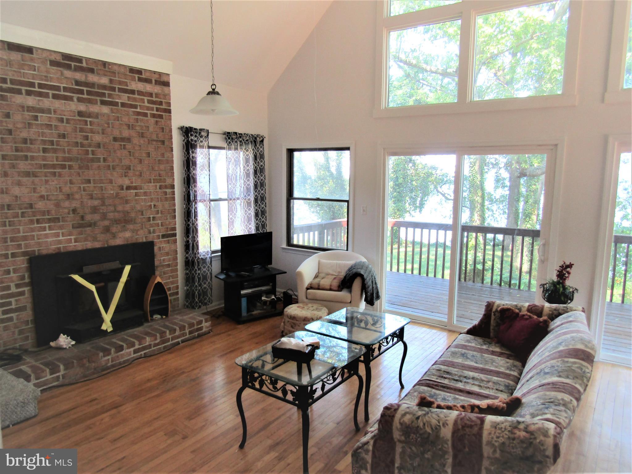 138 Windcliff Road Prince Frederick, MD 20678 - Photo 4 of 44 Hardwood Floors
