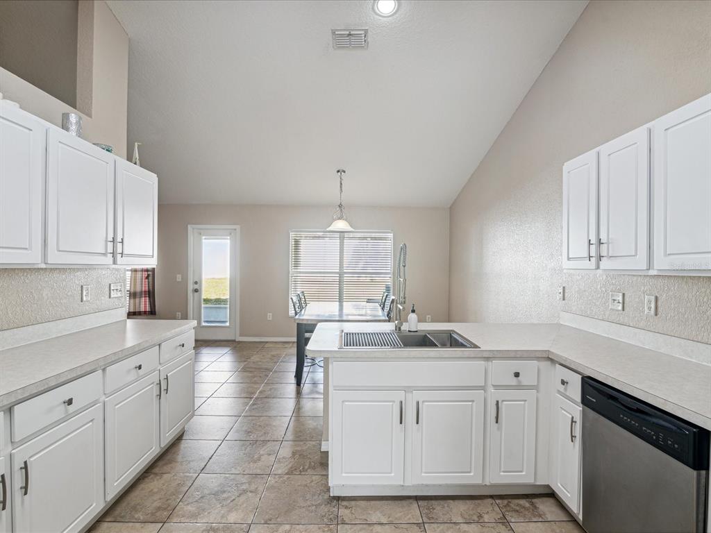 5121 Roble Avenue Spring Hill, FL 34608 - Photo 16 of 46 Gallery Image 16