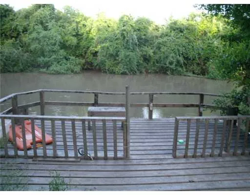 a view of a tennis court