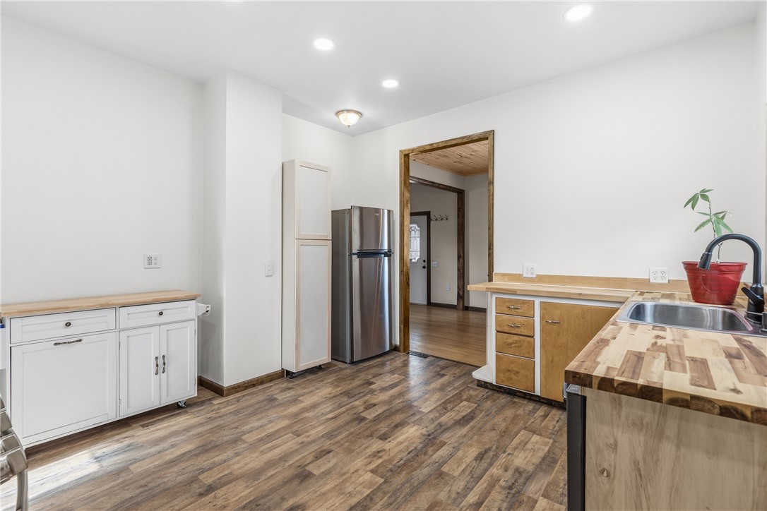 51 Sayne Street Rochester, NY 14621 - Photo 8 of 27