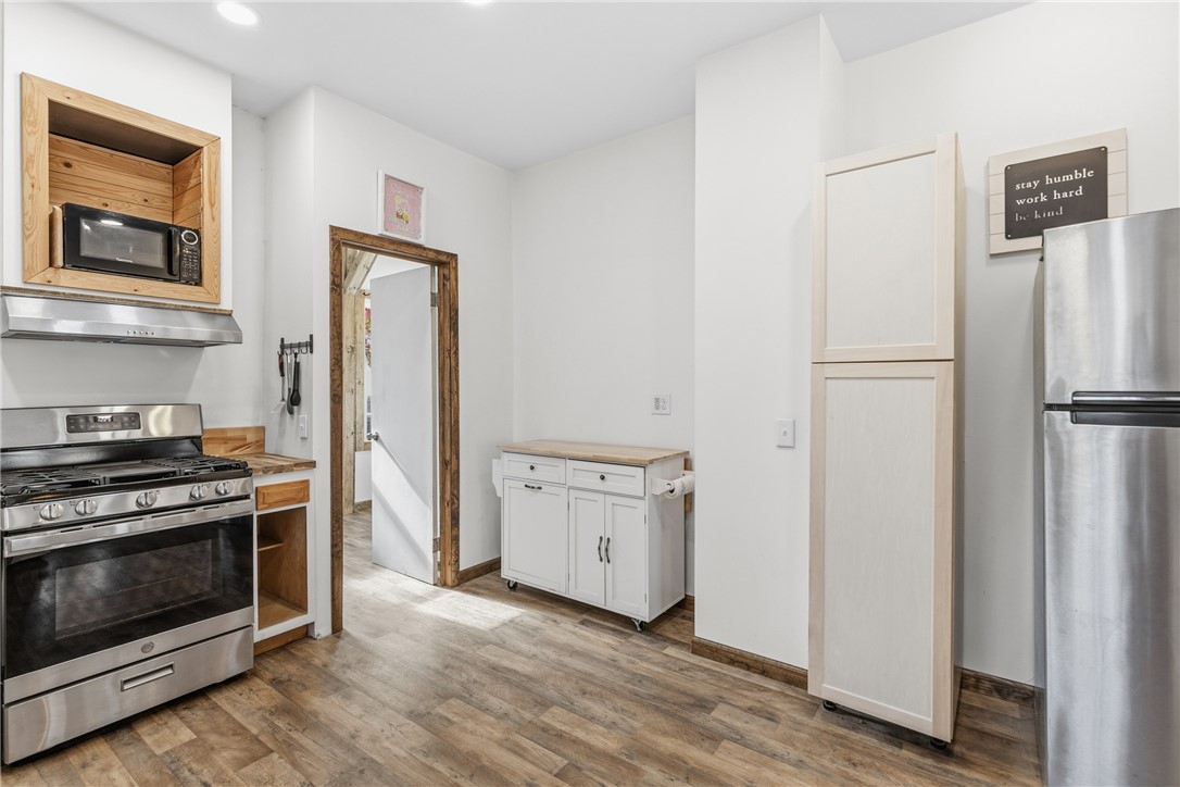 51 Sayne Street Rochester, NY 14621 - Photo 9 of 27