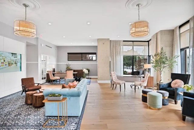 $2,184 | 3172 Roswell Road, Unit 915, Atlanta, GA 30305